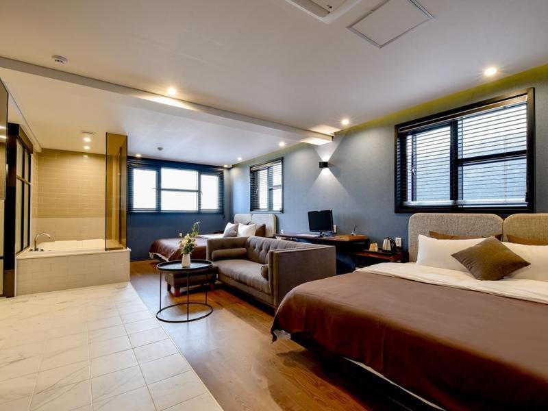 Brown Dot Yangjeong Hotel Busan Exterior photo